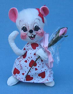 Annalee 7" Heart Felt Girl Mouse Holding Pink Rose - Mint - 034000