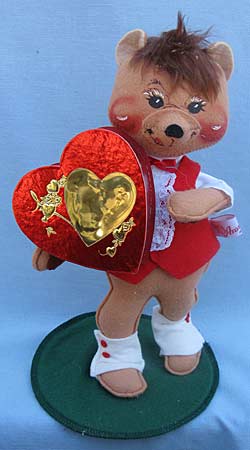 Annalee 10" Lover Boy Bear Holding Heart - Mint / Near Mint- 035696tong