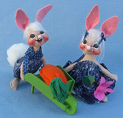 Annalee 7" Country Boy with Wheelbarrow & Girl Bunny - Mint - 0619-0617-91