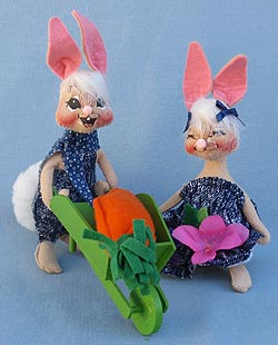 Annalee 7" Country Boy with Wheelbarrow & Girl Bunny - Mint - 0619-0617-91ox