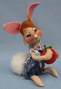 Annalee 7" Country Boy Bunny with Apple - Near Mint - 062595ox