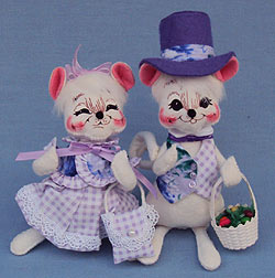 Annalee 6" Spring Boy & Girl Mouse - Excellent - 0850-0851-05a
