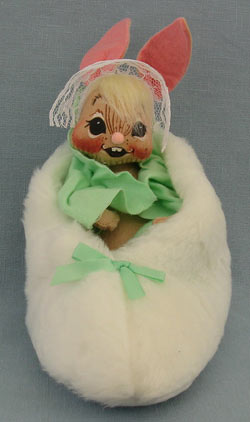 Annalee 7" Bunny in Slipper with Green Blanket - Mint / Near Mint - 092092