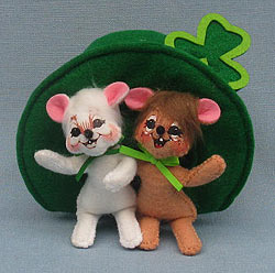 Annalee 3" Irish Hat Mice with Shamrock 2014 - Mint - 150214