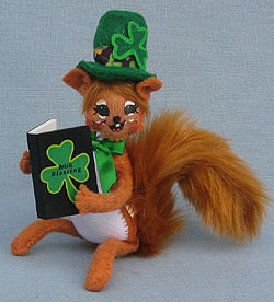 Annalee 5" Irish Blessings Squirrel Reading Book 2017 - Mint - 150217