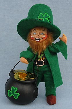 Annalee 7" Leprechaun's Cauldron of Gold Coins 2017 - Mint - 150717