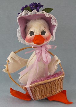 Annalee 12" E.P. Duck with Blue Hat & Basket - Mint - 155584