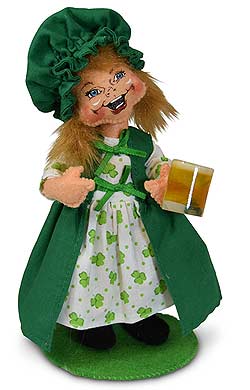 Annalee 7" Irish Woman with Mug of Beer 2019 - Mint - 160619