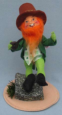Annalee 7" Lucky the Leprechaun on Rock - Mint - 170798 Annalee 7" Lucky the Leprechaun on Rock - Mint - 170798