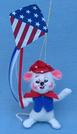 Annalee 3" Patriotic Kite Mouse Ornament - Near Mint - 199703a