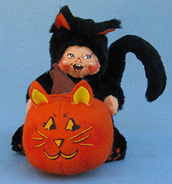 Annalee 6" Trick or Treat Black Cat Kid with Pumpkin - Near Mint - 202007a