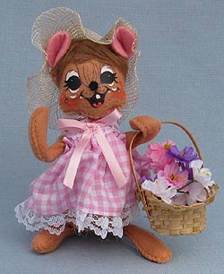 Annalee 6" Garden Party Mouse with Basket of Flowers 2017 - Mint / Near Mint - 202017