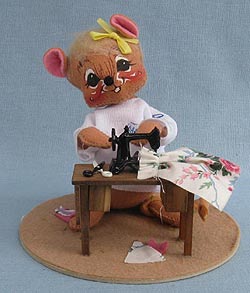 Annalee 7" Factory in The Woods Mouse with Sewing Machine - Mint - 202193ox