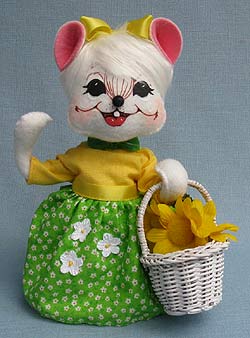 Annalee 8" White Easter Mouse with Basket 2013 - Mint - 202413