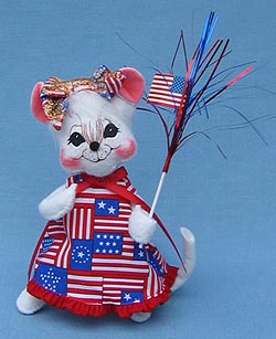 Annalee 6" Patriotic Girl Mouse - Mint - 204305ox