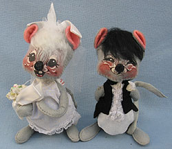 Annalee 7" Bride & Groom Mice - Mint - 2055-206586