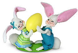 Annalee 5" Bunny Pals with Egg 2022 - Mint - 210622