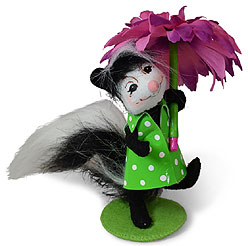 Annalee 5" Raincoat Skunk with Floral Umbrella 2019 - Mint - 210719