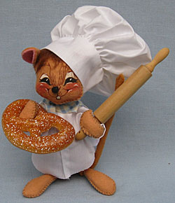 Annalee 7" Chef Mouse with Pretzel - Excellent - 212596sqxt