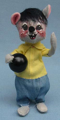 Annalee 7" Bowling Mouse - Mint - Signed - 227584s