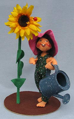 Annalee 7" Sunny Gardener Girl with Sunflower - Mint - 232999