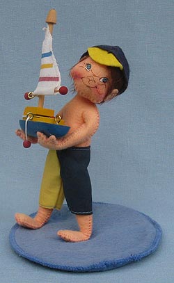 Annalee 7" Beach Kid with Boat - Excellent - 234092oxa