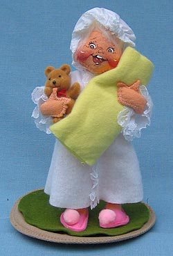 Annalee 7" Bedtime Girl in Bathrobe with Teddy Bear - Mint / Near Mint - 235394