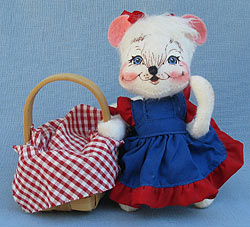 Annalee 7" Patriotic Picnic Girl Mouse - Very Good - 237502ooha