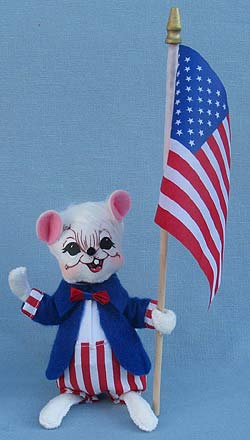 Annalee 6" Patriotic Boy Mouse with Flag 2016 - Mint - 250316