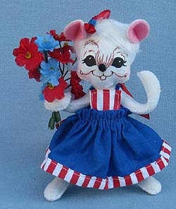 Annalee 6" Patriotic Girl Mouse 2016 - Mint - 250416