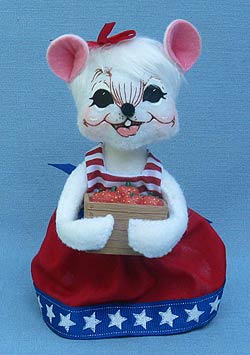 Annalee 6" Patriotic Picnic Girl Mouse with Basket of Strawberries - Mint - 250512