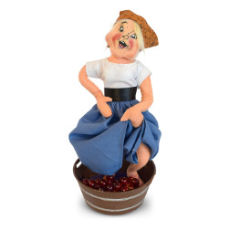 Annalee 9" Grape Stomping Woman 2018 - Mint - 251018