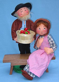 Annalee 18" Americana Amish Couple - Mint  - 255288