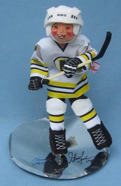 Annalee 10" Hockey Player - Excellent - Signed by Chuck/ Steve Leech - 261095s