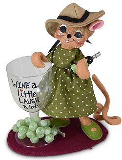 Annalee 6" Wine a Little Girl Mouse 2020 - Mint - 261120	