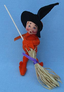 Annalee 5" Orange Halloween Witch Elf with Broom - Signed - Mint - 300198sooh