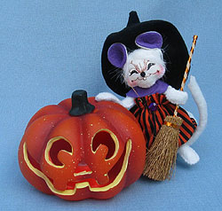 Annalee 5" Witch Mouse with Pumpkin - Mint - 300808sq