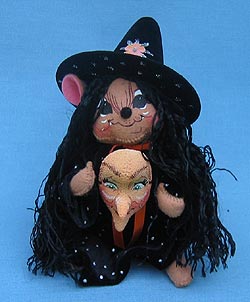 Annalee 6" Witch Mouse Holding Witch Mask - Mint - 300904 Annalee 6" Witch Mouse Holding Witch Mask - Mint - 300904