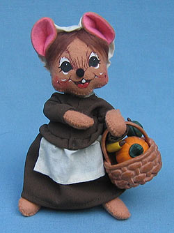 Annalee 6" Pilgrim Girl Mouse with Basket - Near Mint - 307603