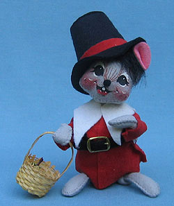 Annalee 7" Pilgrim Boy Mouse wih Basket - Mint / Near Mint - 307799