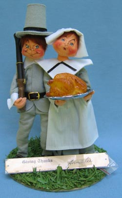 Annalee 10" Pilgrim Thanksgiving Couple with Turkey - Mint - 308289