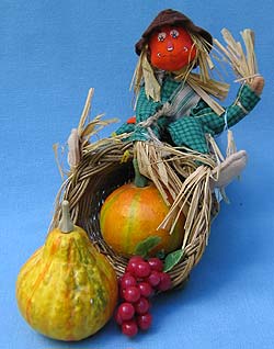 Annalee 10" Scarecrow with Cornucopia - Closed Mouth - Mint - 310697