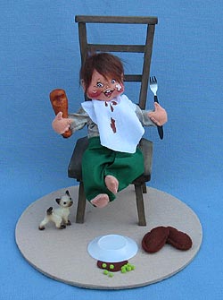 Annalee 7" Boy Eating Turkey with Bandage on Cheek Vignette - Mint / Near Mint - 320094x