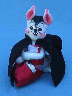 Annalee 4" Dracula Mouse - Mint - 323104
