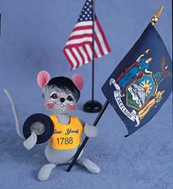 Annalee 7" State Quarter Mouse - New York - Mint - 380903
