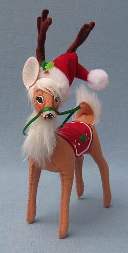 Annalee 8" Holly Berry Reindeer - Mint - 450509