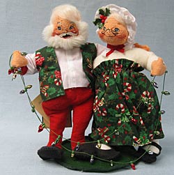 Annalee 7" Mr & Mrs Stringing the Lights - Mint - 500499 Annalee 7" Mr & Mrs Stringing the Lights - Mint - 500499