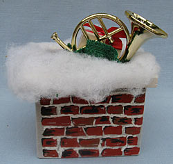 Annalee 4" Wooden Chimney with Burlap Sack - Near Mint - 5035 Annalee 4" Wooden Chimney with Burlap Sack - Near Mint - 5035