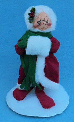 Annalee 7" Mrs Santa with Muff - Velour - Closed Eyes - Excellent - 521590xxa