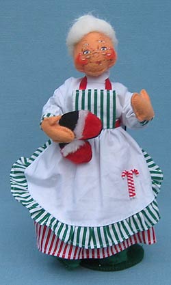 Annalee 9" Mrs Relaxing Santa Holding Slippers - Mint - 538106